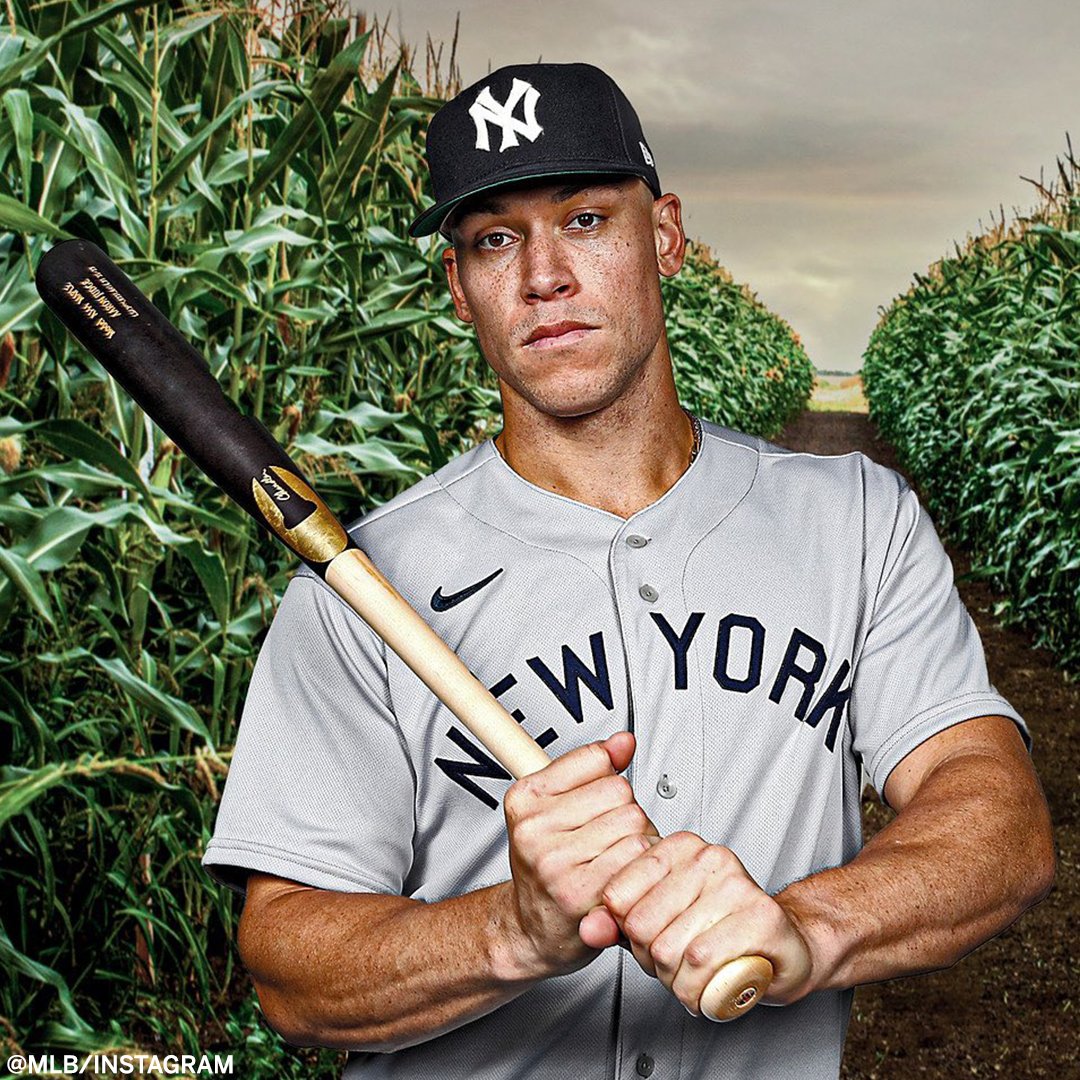 SportsCenter's tweet photo. The Yankees and White Sox unveiled their unis for the Field of Dreams game 😍

(via @MLB) https://t.co/hojLpuW16O