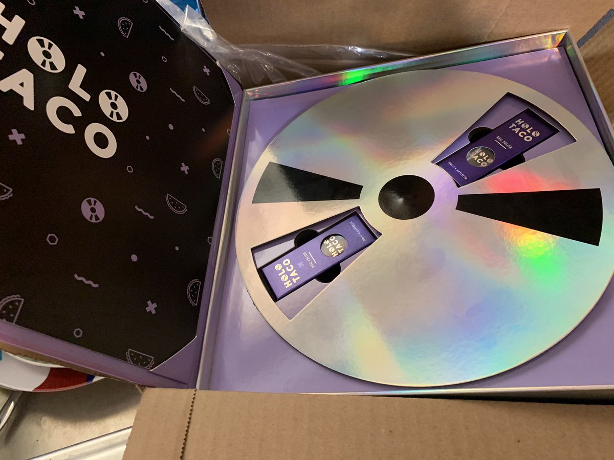 LisaSulpizio's tweet photo. @holotaco @nailogical So excited to see my #holotaco in the mailbox! Went to “mix it up and it’s broken😢 https://t.co/unoqF9Gf94