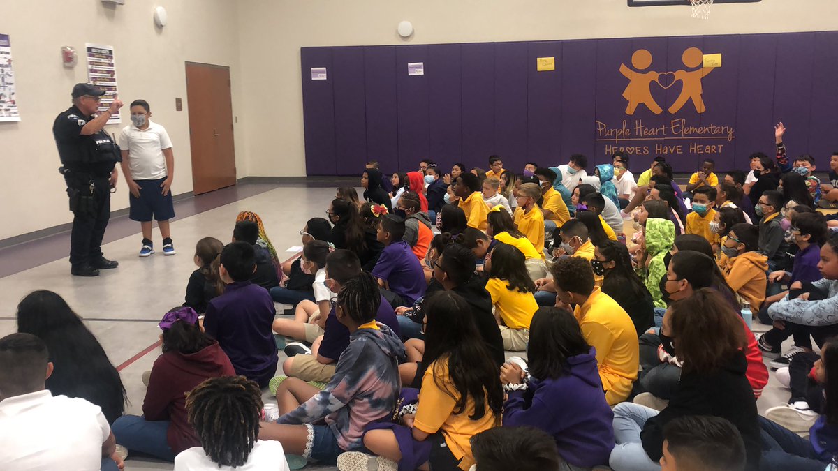 EMcCarthy_CTES's tweet photo. Thank you @SOCORROISDPD1 and Officer Cat for talking to our 5th graders today! 🚓 They had tons of great questions about safety and expectations at our school! 💜 We even got see how equipment is used! #TEAMSISD https://t.co/M91xzbZcol