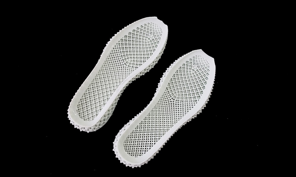 FloreZwx's tweet photo. The characteristics of DLP Rubber-like Resin include high strength, high precision, high elasticity, high toughness, etc. It has excellent detail performance and smoothness. Therefore we recommend it as the most suitable material for producing midsoles.
#3dprint #shoes #midsole https://t.co/TYjAYF3z50