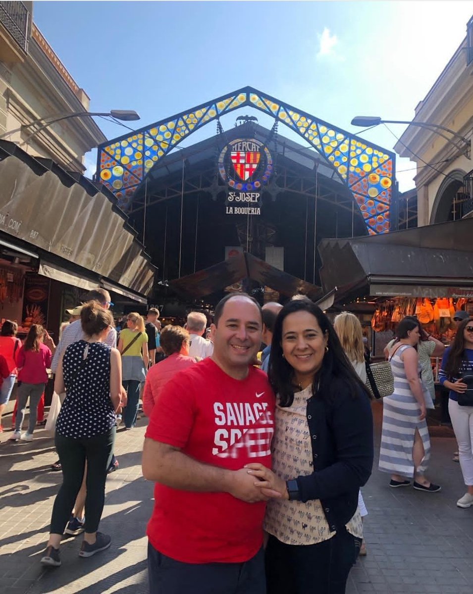 Fernand09540321's tweet photo. Aquí tienen a la pareja real, ella se llama Rebeca Ramos, quien también sirve de testaferro, se siente de la realeza, conocida como la beba, mientras su esposo está de cama en cama con jóvenes ella está de cirugía en cirugía y gasta a manos llenas la narco fortuna @aser_ne @USCIS https://t.co/A4udqLRdPc
