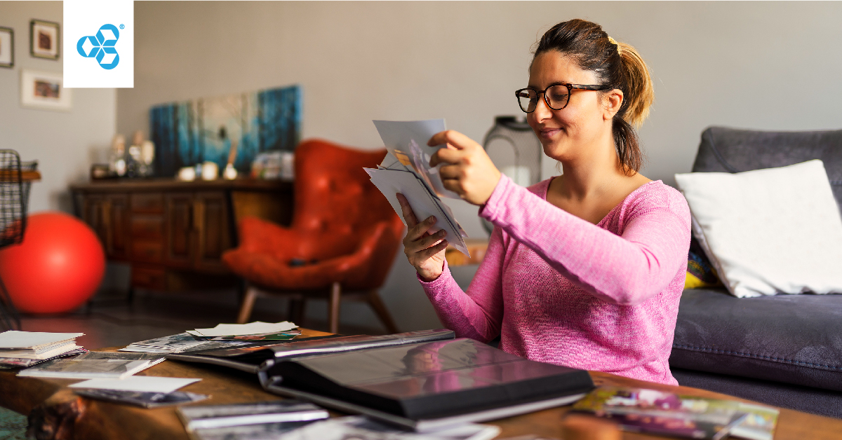 Firstins_coop's tweet photo. Just like a clear inbox can make you feel more efficient, a well-organized home can help boost your productivity levels. To help you start on the right foot, here are ways to declutter your space. https://t.co/aoGJ7W1DN6 https://t.co/kTYpWPl90v