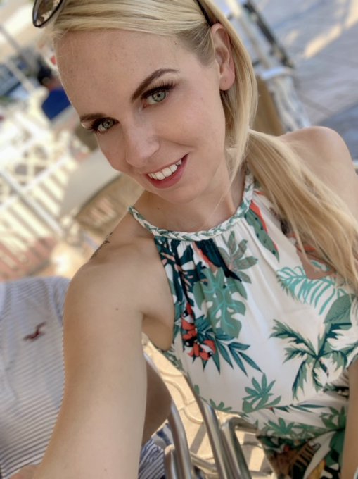Bald ist Wochenende 🤩was habt ihr vor? 🥰 #rtgame #retweet https://t.co/iGJNoh3bUE<a href="/tag/rtgame"class="tags">#rtgame</a><a href="/tag/retweet"class="tags"><span>#retweet</span></a>