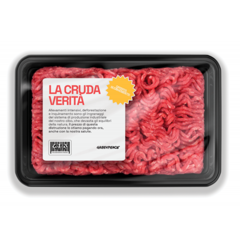 Greenpeace_ITA's tweet photo. Il vero prezzo della carne lo paghiamo con la nostra salute e quella del Pianeta: sofferenza, deforestazione, inquinamento, malattie. Aiutaci a fermare gli allevamenti intensivi!