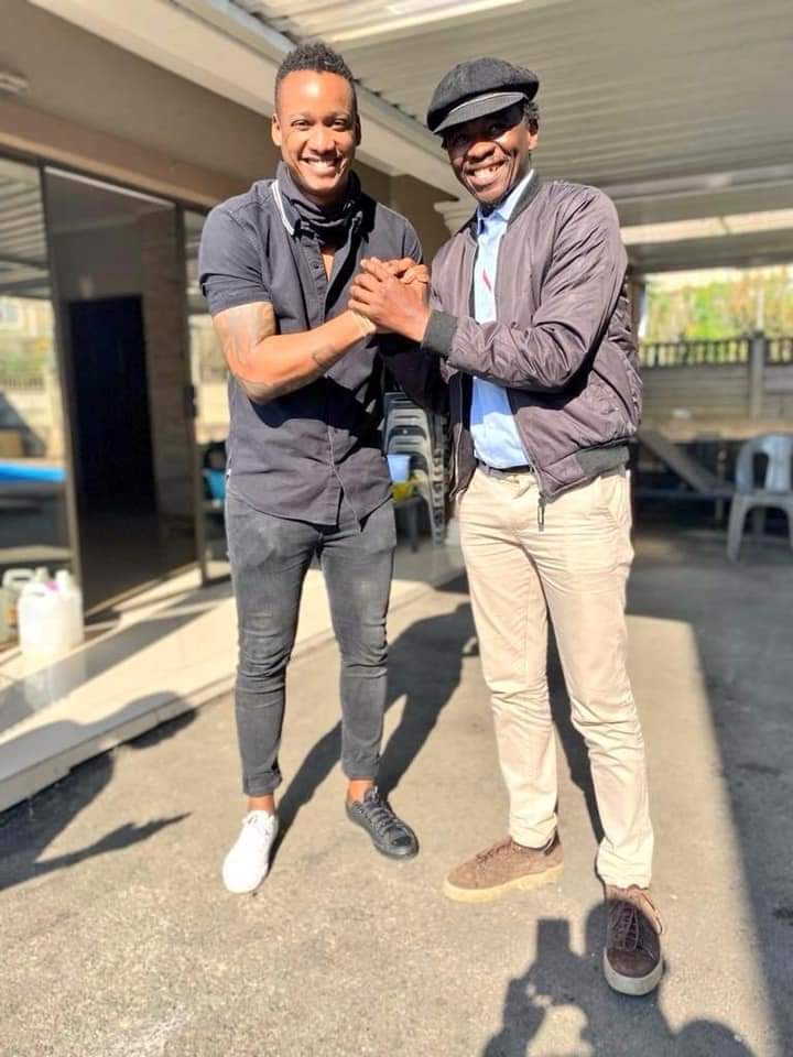 JanandaRay's tweet photo. @Julius_S_Malema Explain the significant white shoe , who are u in bed with ?? 
Thats your sidekick !! , once you engage we can reveal the real YOU , before we tackle the Indians who will definitely defeat you with intellect 🤣😅🤣🤣🤣
#MrTimberskull
#woodworkmafia https://t.co/oA2k3znhWz