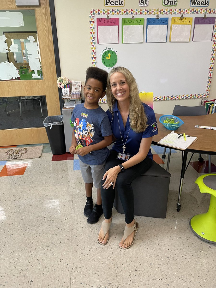 emwhite241's tweet photo. When I asked Von what was his favorite thing about his new classroom he immediately responded with, “my teacher”.  #TeachersMatter #MeetTheTeacher2021 @SandersSMES https://t.co/OsJjxlomOq