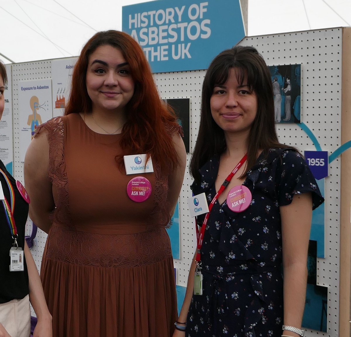 Big congratulations to NCMR's Yakinthi who has passed her PhD viva! Her thesis title is 'Investigation into the interplay between cancer cells and their associated #fibroblasts in malignant pleural #mesothelioma: therapeutic implications'. (Yakinthi on the left in the photo) 🥳