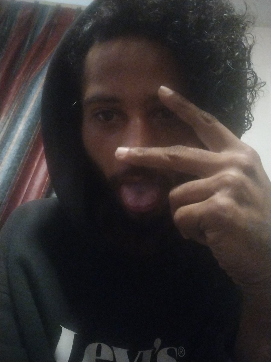 cryboarding's tweet image. Trash pic but I'm not dead