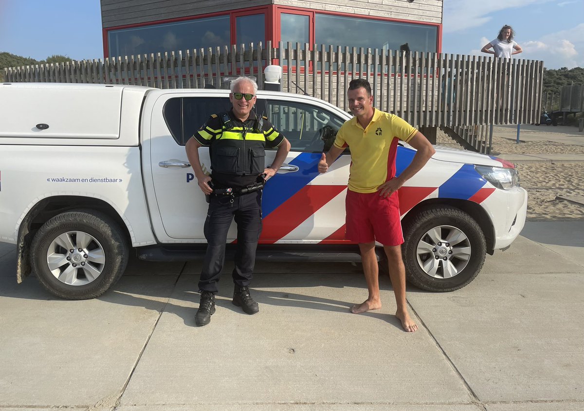 Beiden zijn we vrijwillig actief langs de kustlijn van <a href="/gem_go/">Goeree-Overflakkee</a> in #Ouddorp 🌊🔆

@evandonkersgoed vanuit de @Politie_Rdam @POL_Haringvliet en ikzelf vanuit <a href="/strandwachtOUD/">Reddingsbrigade Ouddorp</a> 
Mooi om zo een steentje te kunnen bijdragen aan een veilig strand 🏖 

Bedankt voor de fijne samenwerking✅