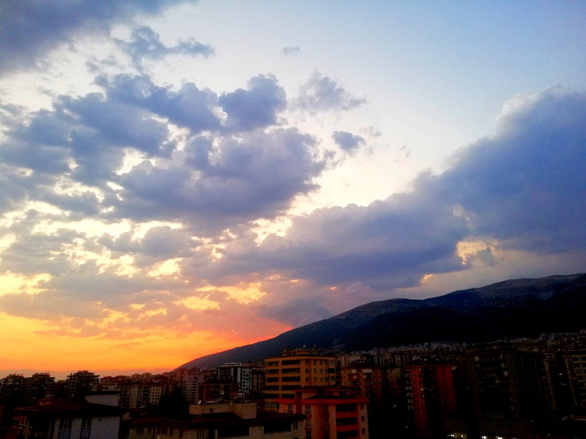 Şükür esiyor. 

(K.maraş)

<a href="/DenizReha/">Reha Deniz</a>