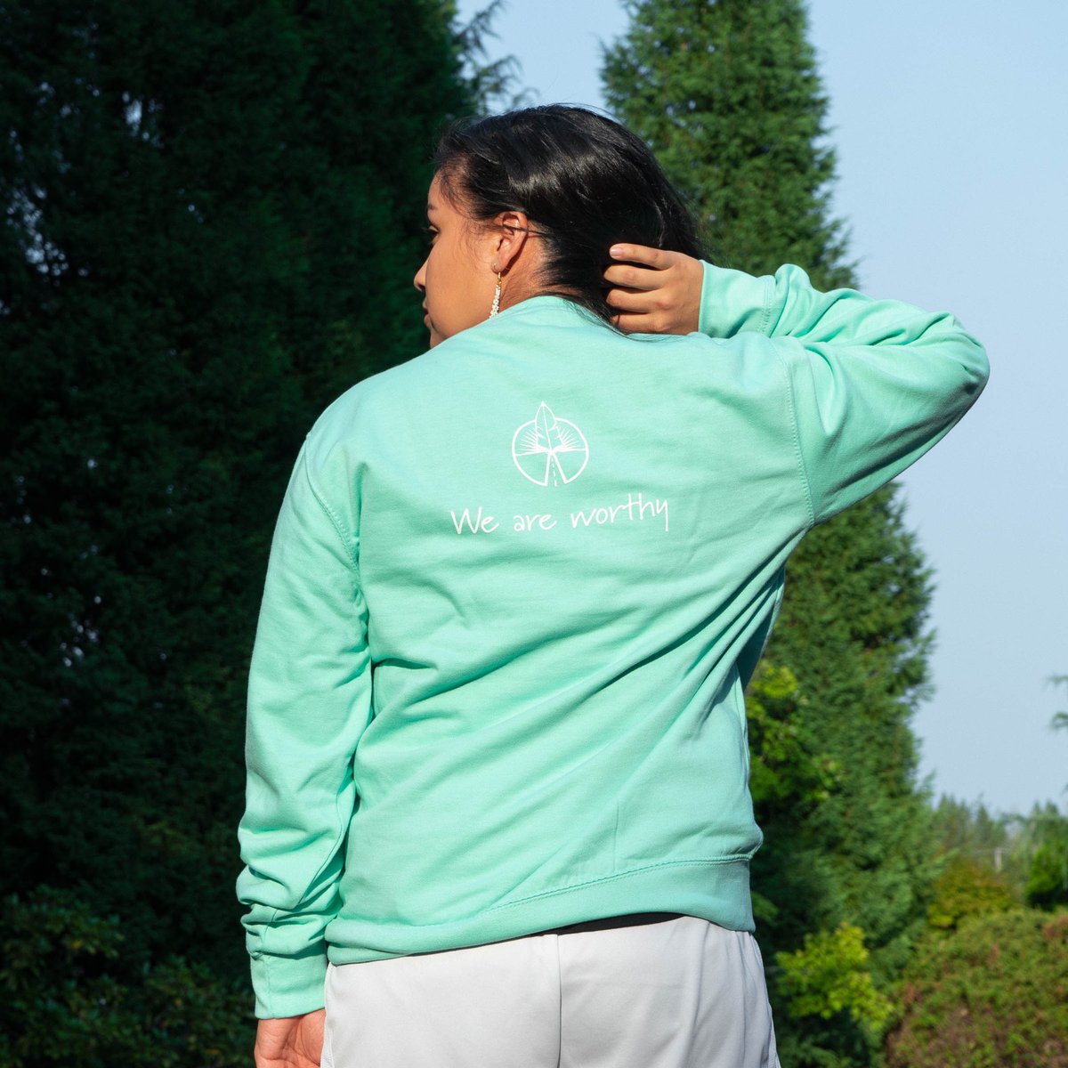 Native_Wellness's tweet image. We are all brought into this world worthy of good things, sometimes we just need a reminder! 

Looking in the mirror you receive the affirmation “I am worthy” and those behind you receive the affirmation “We are worthy”. 

Now available at nativewellness.com