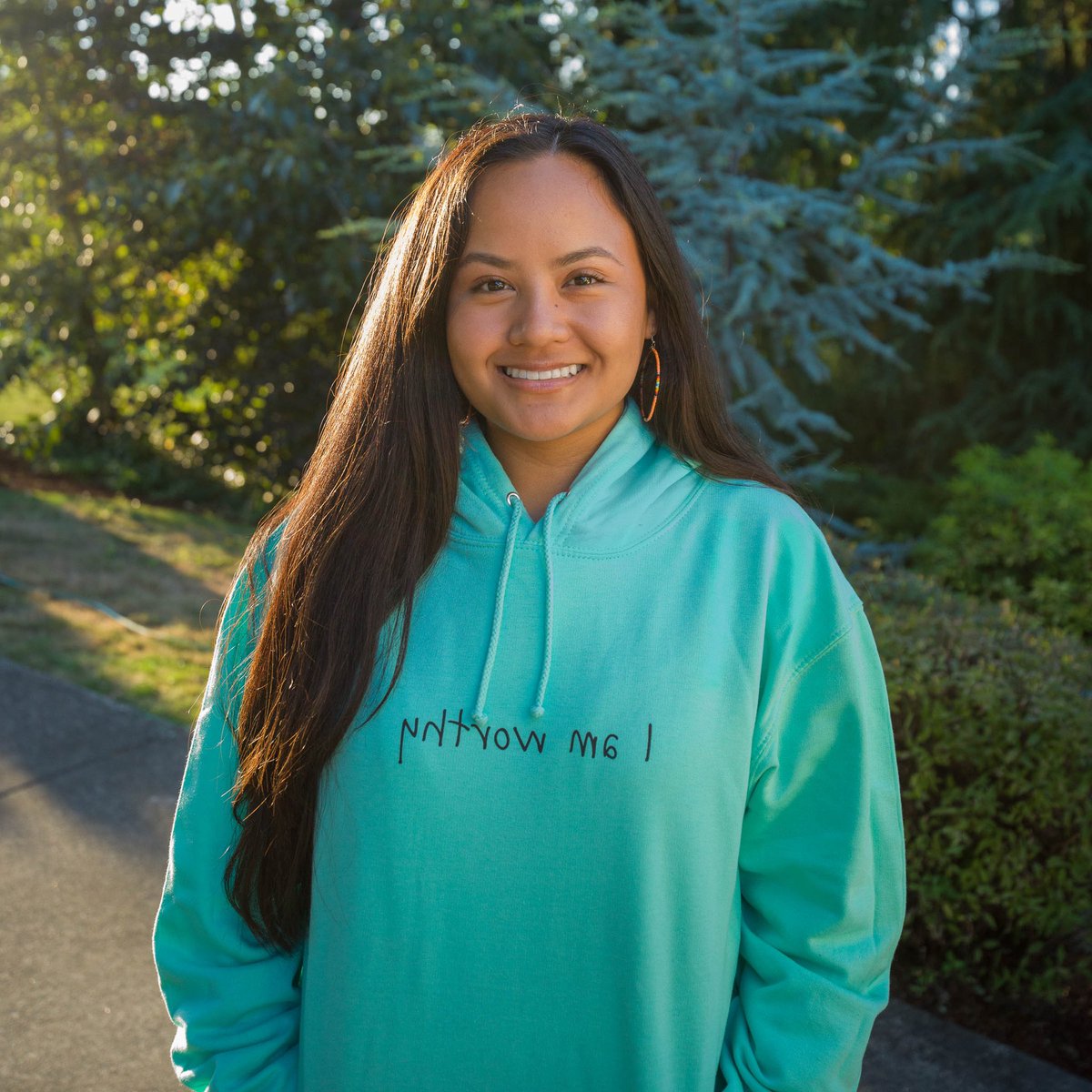 Native_Wellness's tweet image. We are all brought into this world worthy of good things, sometimes we just need a reminder! 

Looking in the mirror you receive the affirmation “I am worthy” and those behind you receive the affirmation “We are worthy”. 

Now available at nativewellness.com