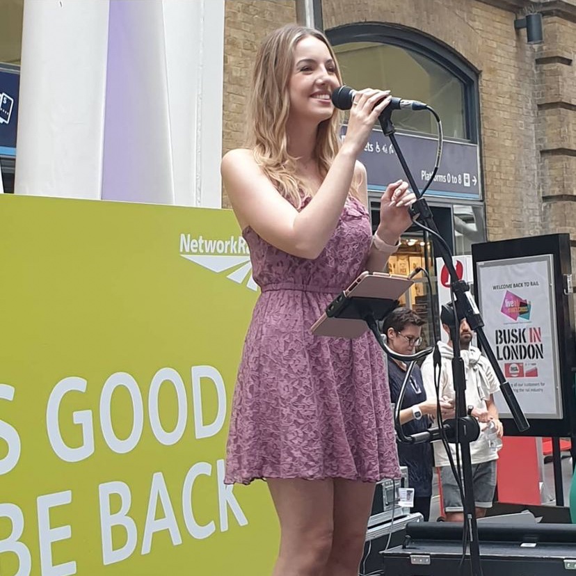 jasmineroseearl's tweet photo. Wow what a day!! Got a couple of pics from todayโs gig @NetworkRailKGX ๐ฅฐ had a magical time singing Disney songs with you all & a spontaneous duet with the lovely @LeaBaruffato - it really is good to be back!
#ItsGoodToBeBack #LiveAtKingsCross @BuskInLondon https://t.co/N17xMP4g8s