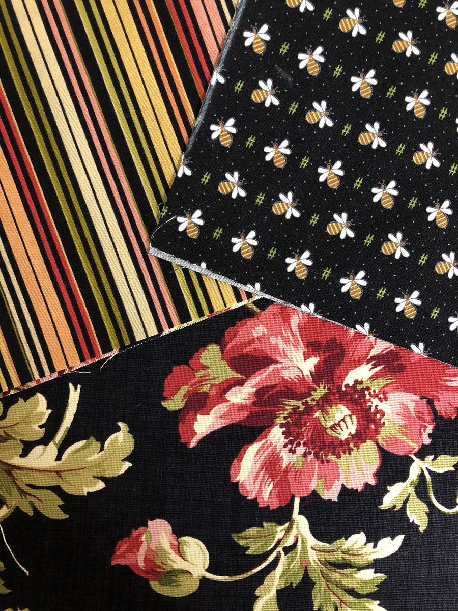 jillemacd's tweet photo. Trying something new! #sandhillsling #sewing #mymakerspace #haventSewnaZipperSince1982 https://t.co/Rm6VcDZ75c