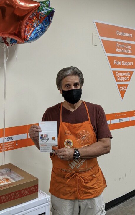 💎Diamond Award Alert💎D38 Mike Antonelli received his Diamond 💎 Award last night. For over 20 years Mike has been committed to ensuring our customers have what they came for. Congratulations Mike 🎉👏💎