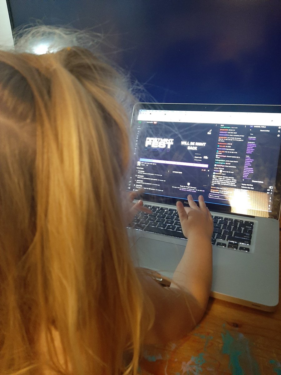 Mathmatech's tweet photo. #FirstMintFest youngest attendee decided to throw some comments at the end of the @SturdyExchange presentation. @TheFirstMint quality control in action https://t.co/6KV0s0DqIb
