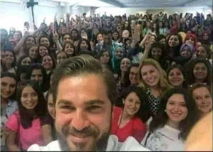 km_______23's tweet photo. لما صاحبتش تقولش فلتيه اسبوع وهو عيرجع مثل الكلب!!
.
.
هو بعد اسبوع .😂 https://t.co/jst0RdBE0k