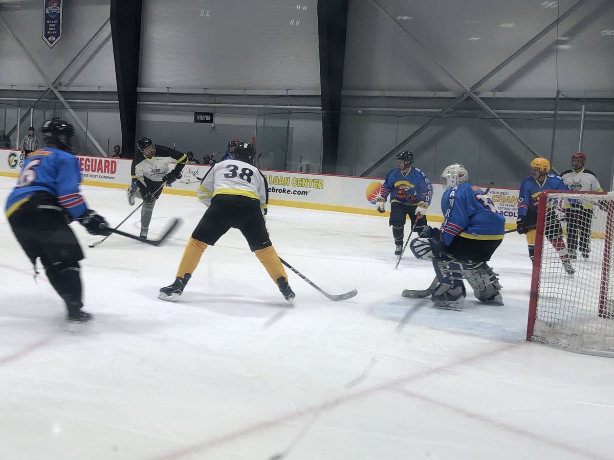 LifeguardArena's tweet image. Fall/Winter Adult League registration is open!
•
•
We are introducing B/C &amp;amp; C/D divisions on 2 nights.  Register today at lifeguardarena.com

#lifeguardarena #adulthockeyleague #homemeanshenderson #hendersonsilverknights