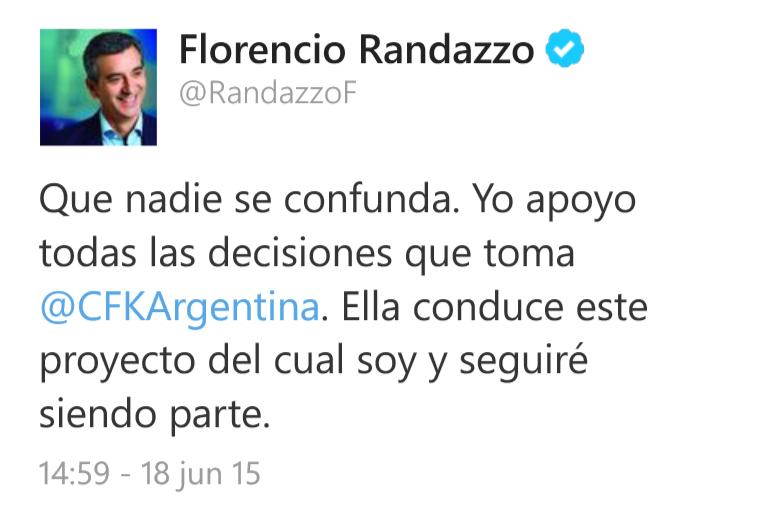 MabelPajarita's tweet photo. Ay, por dios, el video de Randazzo. Qué patético. Ojalá la Pepona lo agarre a carterazos. 
Y no olvidemos del tuit de Floro después de que CFK leo bajó de un hondazo. https://t.co/xauF6rKQif