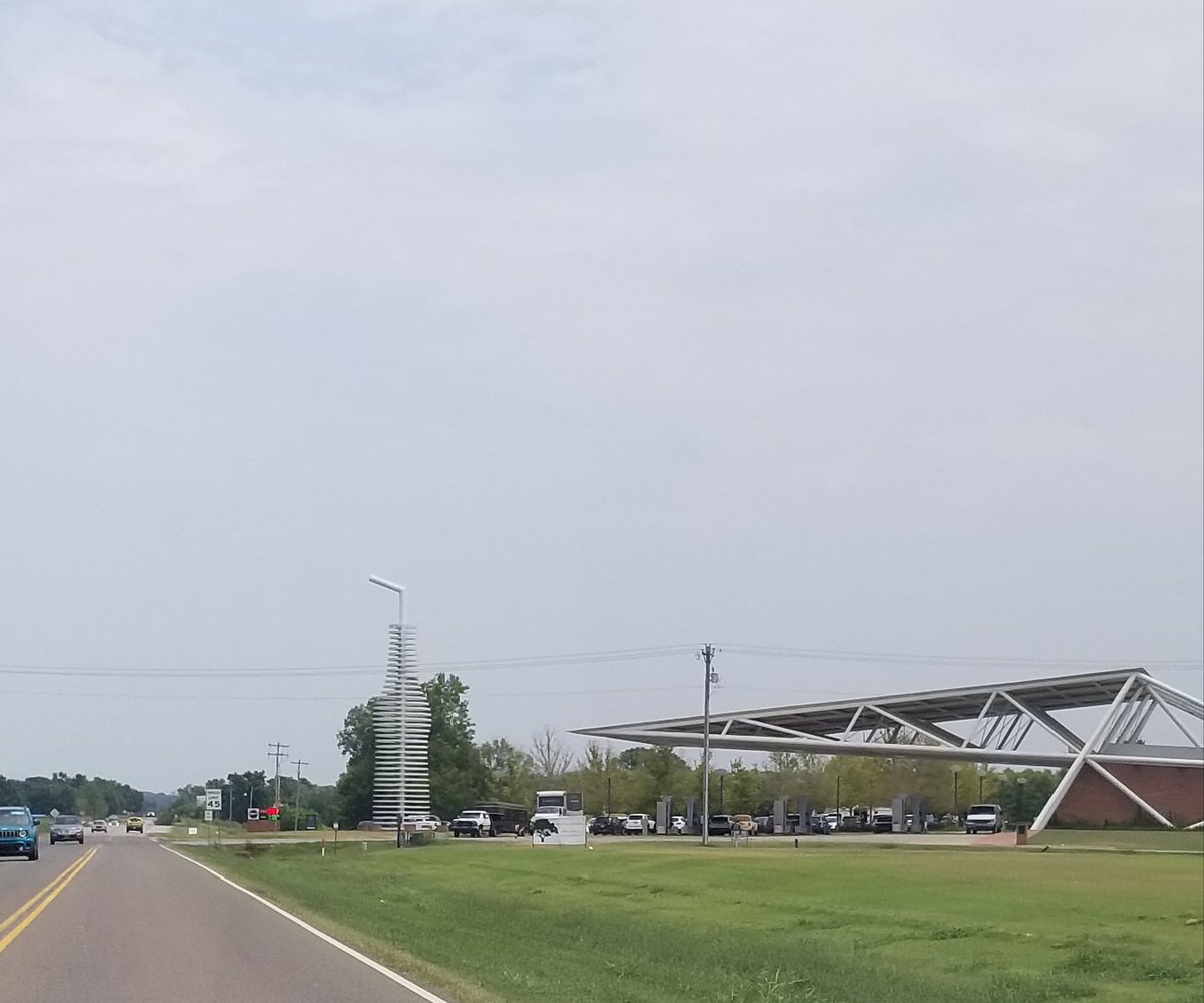 Letters4theLord's tweet photo. Drove on #historic #Rt66 today
thru Arcadia #Oklahoma
2 historic #tourism sites near each other. #RoundBarn and @POPS_66
Pops has over 700 soda's to choose from.
The barn has amazing architecture and lots of antique stuff to sell.
People worldwide visit these 2 https://t.co/mzIkZBbf1t