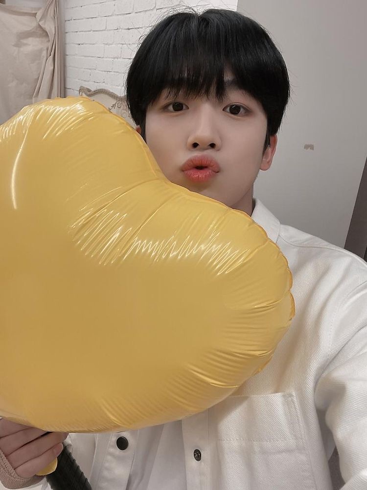 #김요한 #KIMYOHAN #WEi