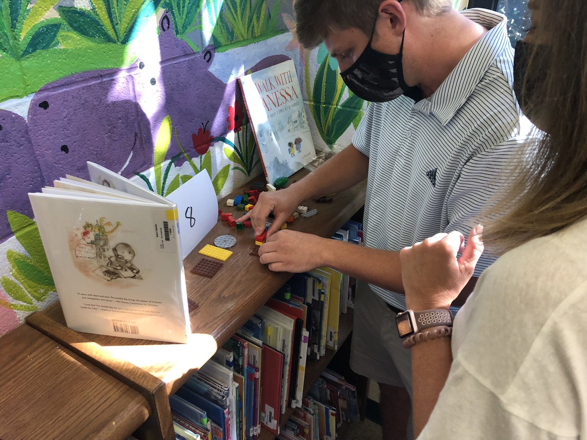 Dr_KyleLee's tweet photo. Learning and growing with Legos. I ❤️ my Seton team! @seton_stars #catholic #catholicschools #blessed https://t.co/4pLgeX5dWH