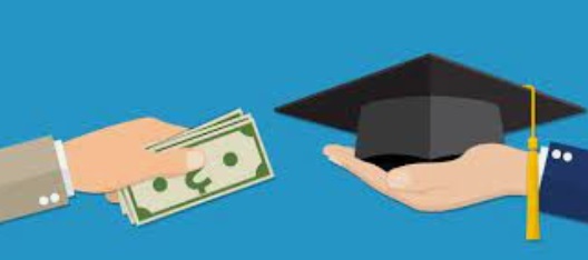 If you have #studentloans, here are some pros and cons to consider about #refinancing with today's low interest rates according to <a href="/FoxBusiness/">FOX Business</a> 💰💳 fxn.ws/3xrir4r