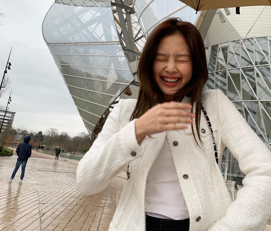 JEKIMPICS's tweet photo. Jennie girlfriend material https://t.co/CTfSkJ1FBy
