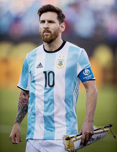 juankyjurado's tweet photo. Que juegue donde sea feliz, lo demás nada importa. 
Y con la celeste y blanca para siempre. 
❤️🇦🇷⚽️ #Messi https://t.co/VVOX8R7mwp