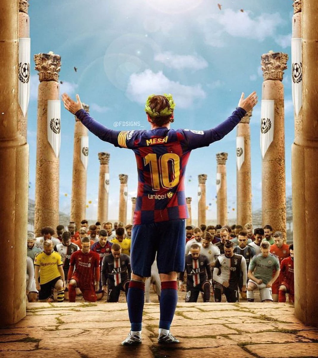 Bir devrin sonu… Lionel Messi. Futbol tarihinin en güzel fotoğraflarından biri…
