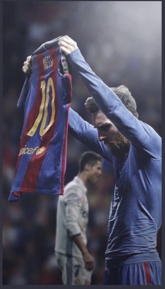 Umutkya10's tweet photo. Yaşattığın tarifli tarifsiz her güzel duygu için milyonlarca kez teşekkürler Messi GOAT ❤️ https://t.co/wMbmcSGUst