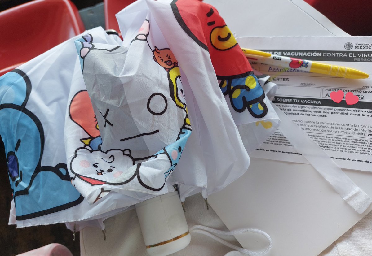 Yo_Yams's tweet photo. Fortaleciendo a nivel defensivo en el estadio Luis "Pirata" de la Fuente 💉🦠
¡A vacunarse!
(Todo súper organizado y rápido)
#VacunaCOVID19 #Estadio #BocaDelRio #BT21 #MuchoSol🌞☂️ #COVID19 https://t.co/fASCe4FHLD