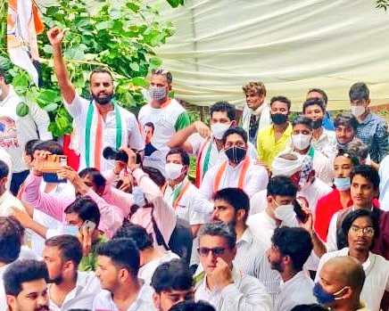 varadmardolkar's tweet photo. Participated in #SansadGherao organised by @IYC on issues of #unemployment, #pegasus, #AntiFarmersBill & #PriceRise outside #parliamenthouse #NewDelhi along with @IYCGoa office bearers @AdvArchitNaik, @DsilvaVivek @saisharoskar, @HimanshuTivrek1 @CabralGlen & Gautam Bhagat. https://t.co/YkjyZUarSt