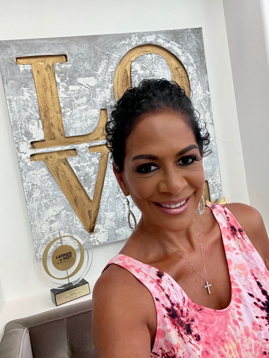 SheilaEdrummer's tweet photo. Hello family,

Unfortunately I contracted Covid 19 like so many have lately.

Regrettably, I will not be able to perform at the Portland Vanport Jazz Festival this weekend.

I am resting and quarantining as I should. Best of luck to James Taylor and the @VanportJazz team! 🧡 https://t.co/GrhKlG9TcC