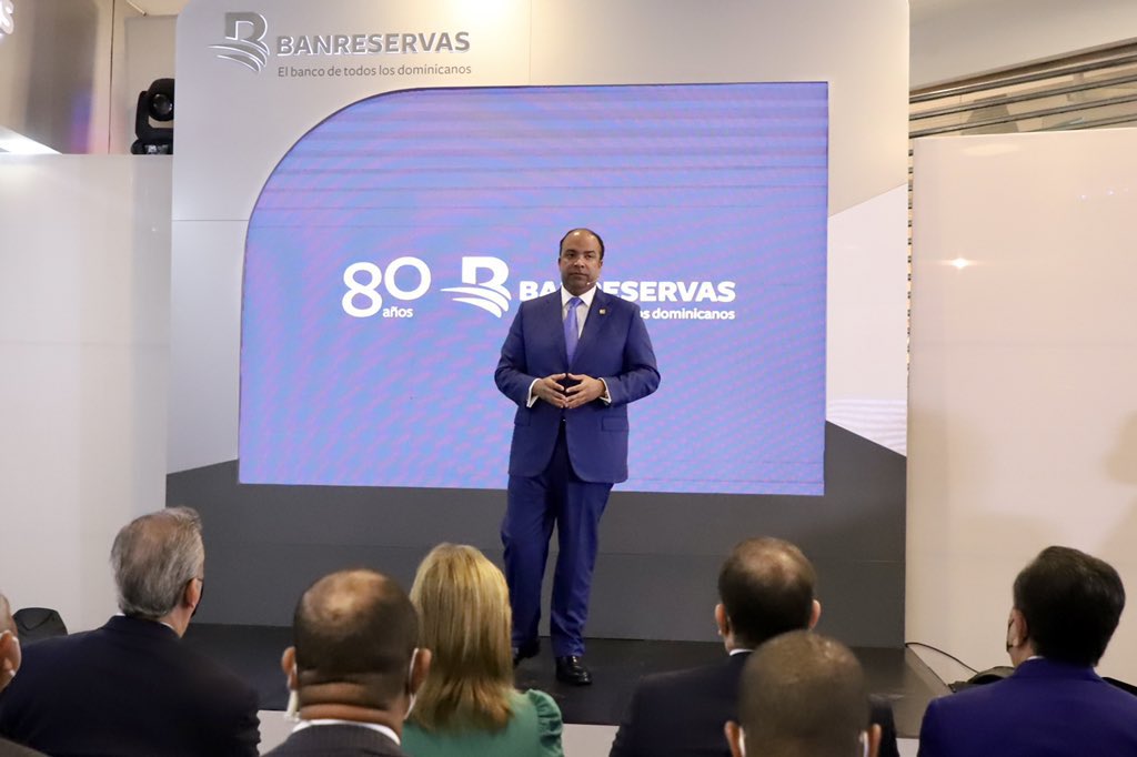 PrimerRd's tweet image. Felicidades a Samuel Pereyra @spereyrarojas Administrador General del @BanreservasRD por inauguración nueva oficina dual en el tercer nivel de Blue Mall Santo. @PrimerRd @Miguelsusan @NapoleonCruzS @MAXCOMSA @LuisMinoso 
#OficinaDualBR
#Banreservas
#LoNuevodeBanreservas