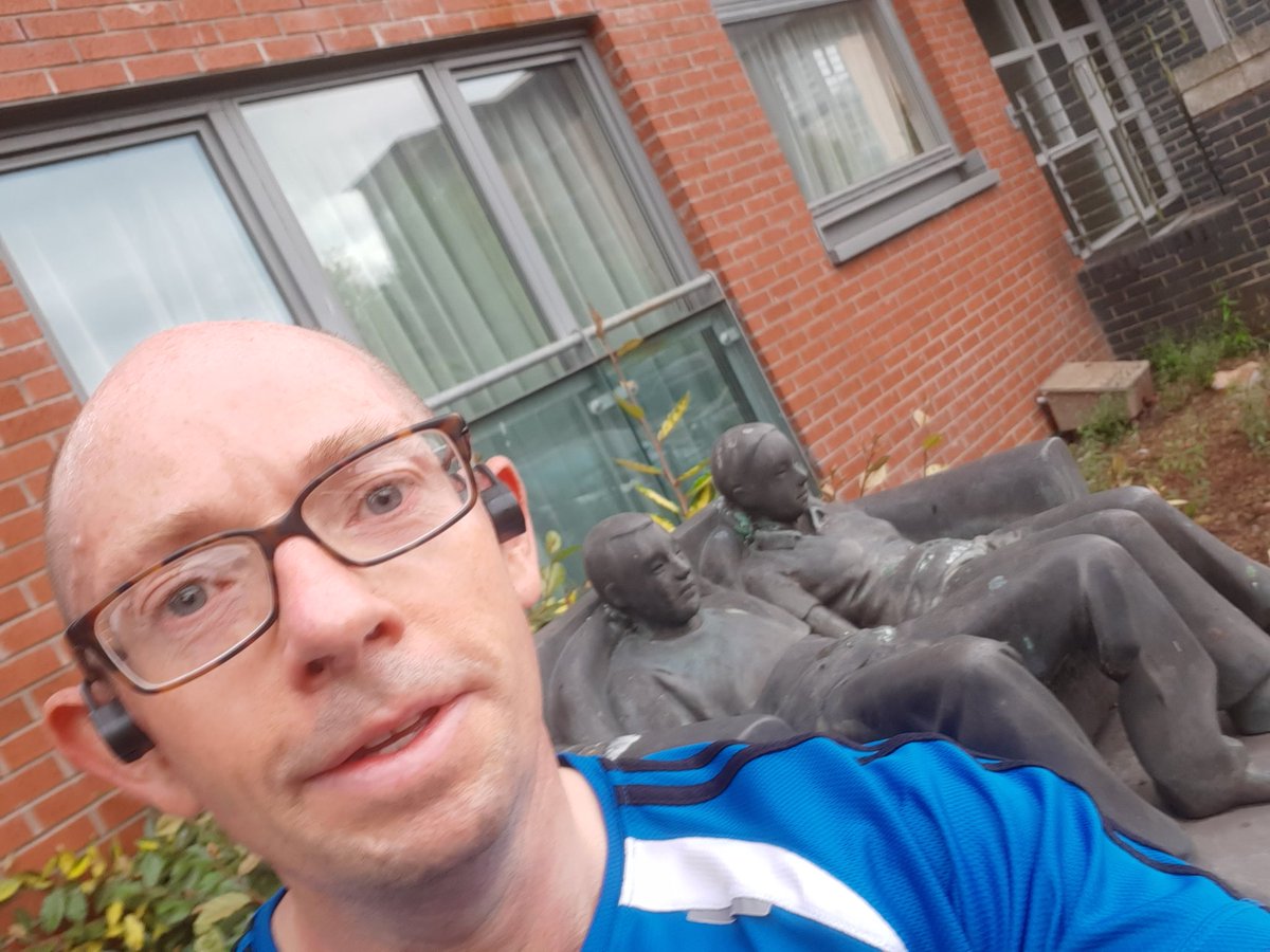 chr1stopherleo's tweet photo. A run through a new woodland park in Toryglen and the discovery of previously unseen Gorbals street art ....
#MallsMire #SofaSlouching #GorbalsArt #QueensPark #CathkinPark #GlasgowGreen #ThursdayRun #GlasgowRunning #Southside #SouthGlasgow https://t.co/V6I7EkPE9v