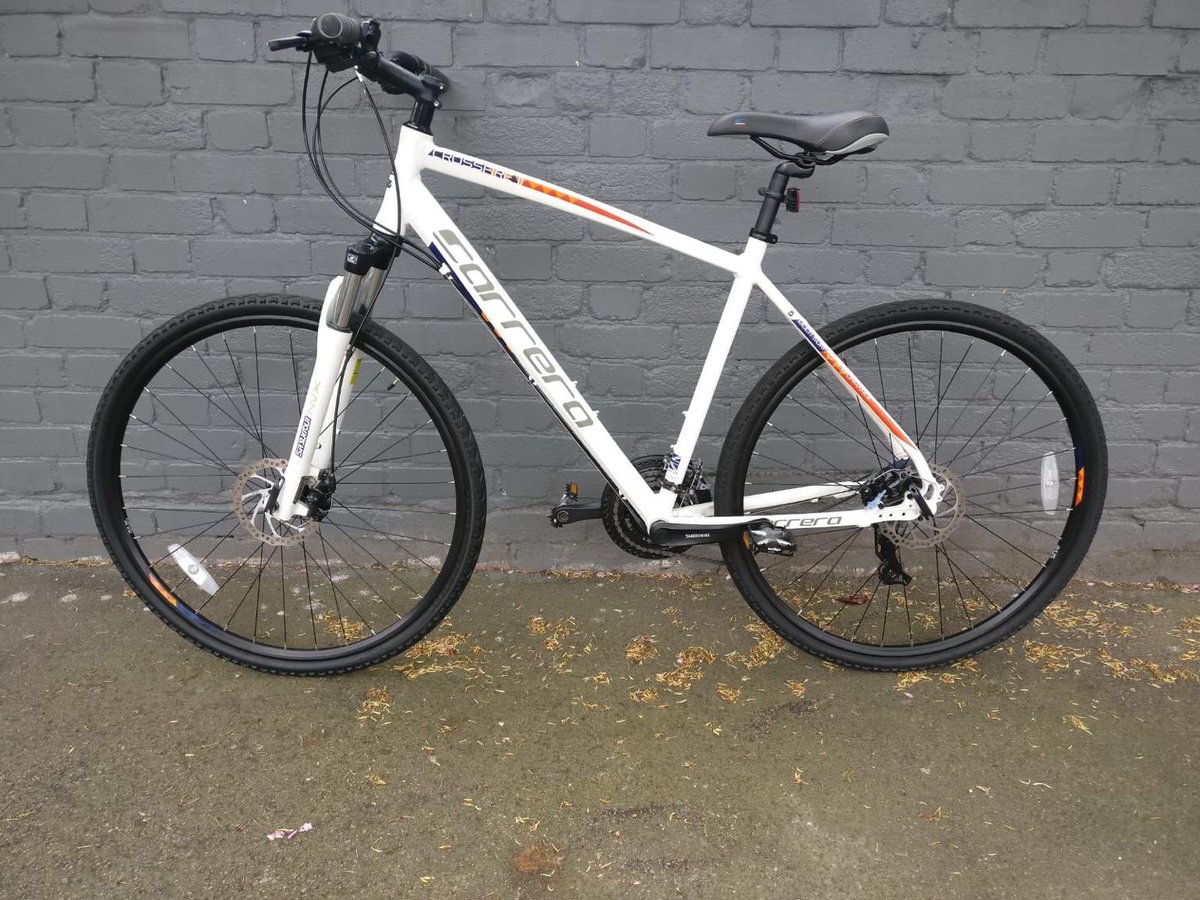 Bike exactly like this stolen out of my back garden shed in Bishopmill today. 
Would appreciate if Elgin Moray Twitter people could RT this one . 
We have a chance then of finding the thriving tinky bar stewards . 
Spot on : cheers 👍