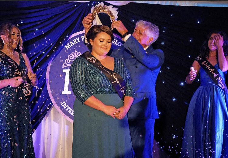 carndonaghcs's tweet photo. Congratulations to Team Synergy Robyn O’Donnell, Orlaith Doherty and Brónach Harkin the 2020 Overall @junkkouture winners who recently designed and created the crown for the @MFDfestival &amp; huge congratulations to Alannagh Nic Fhlionn who was crowned the 2021 Mary from Dungloe.🤗 https://t.co/FKkWfj16qK