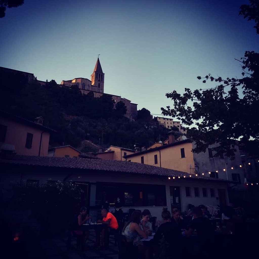 Summer nights
•
•
•
#summervibes #summerinitaly 
#summertime #estate #estateitaliana #summer2021 
#Todi #visitTodi
#Umbria
#Italy 🇮🇹 instagr.am/p/CSM_Km1IiIf/