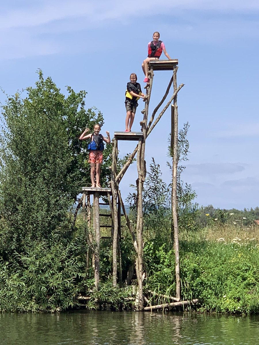 deanlocke's tweet photo. @jowhiley Locke triplets on holiday in cornwall .  Bob marley 3 little birds . https://t.co/gTuJiXXYm2