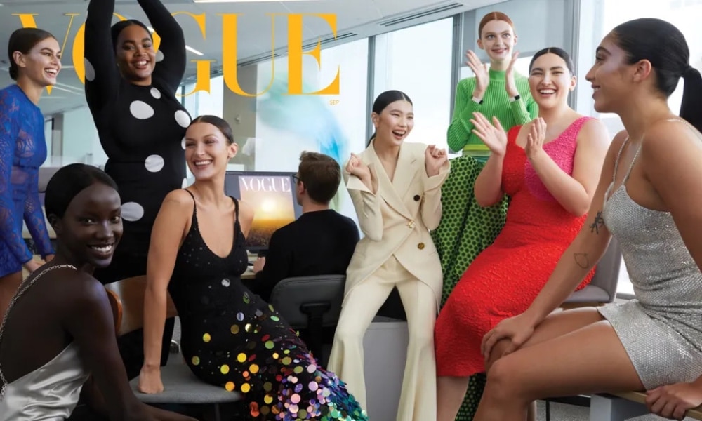 escandalamx's tweet photo. ¡Mis Cielas! Mi comadre #ArielNicholson se convierte en la primera mujer trans en aparecer en una portada de #VogueUS acá les cuento 😍👉 https://t.co/brkPukJqLT https://t.co/XQ9jv1RJnt