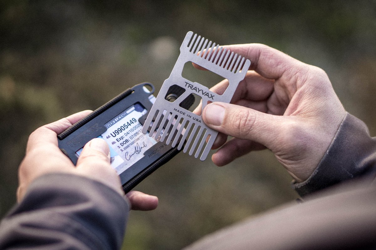 Trayvax's tweet photo. The Shift Wallet Comb and the Axis Wallet make a rugged and practical pair. The comb mimics the dimensions of a credit card, allowing it to fit in virtually any wallet.
#wallet #walletcomb #edc #everydaycarry #beardlife #beardcomb
https://t.co/xrJJijs6ox https://t.co/gRunVNc1WQ