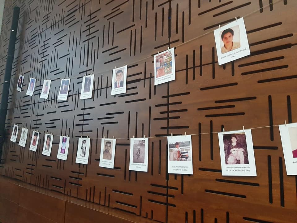 corporacion Vida Paz (@corpovidapaz) on Twitter photo Hoy la <a href="/corpovidapaz/">corporacion Vida Paz</a> en el marco de la Alianza con el CINEP, el COFB y COSPACC, hace entrega a la Unidad de Búsqueda de Personas Dadas por Desaparecidas –UBPDD, del “Informe sobre desaparición forzada en Guaviare y Boyacá.
bit.ly/3jtRqIy Hoy la <a href="/corpovidapaz/">corporacion Vida Paz</a> en el marco de la Alianza con el CINEP, el COFB y COSPACC, hace entrega a la Unidad de Búsqueda de Personas Dadas por Desaparecidas –UBPDD, del “Informe sobre desaparición forzada en Guaviare y Boyacá.
bit.ly/3jtRqIy