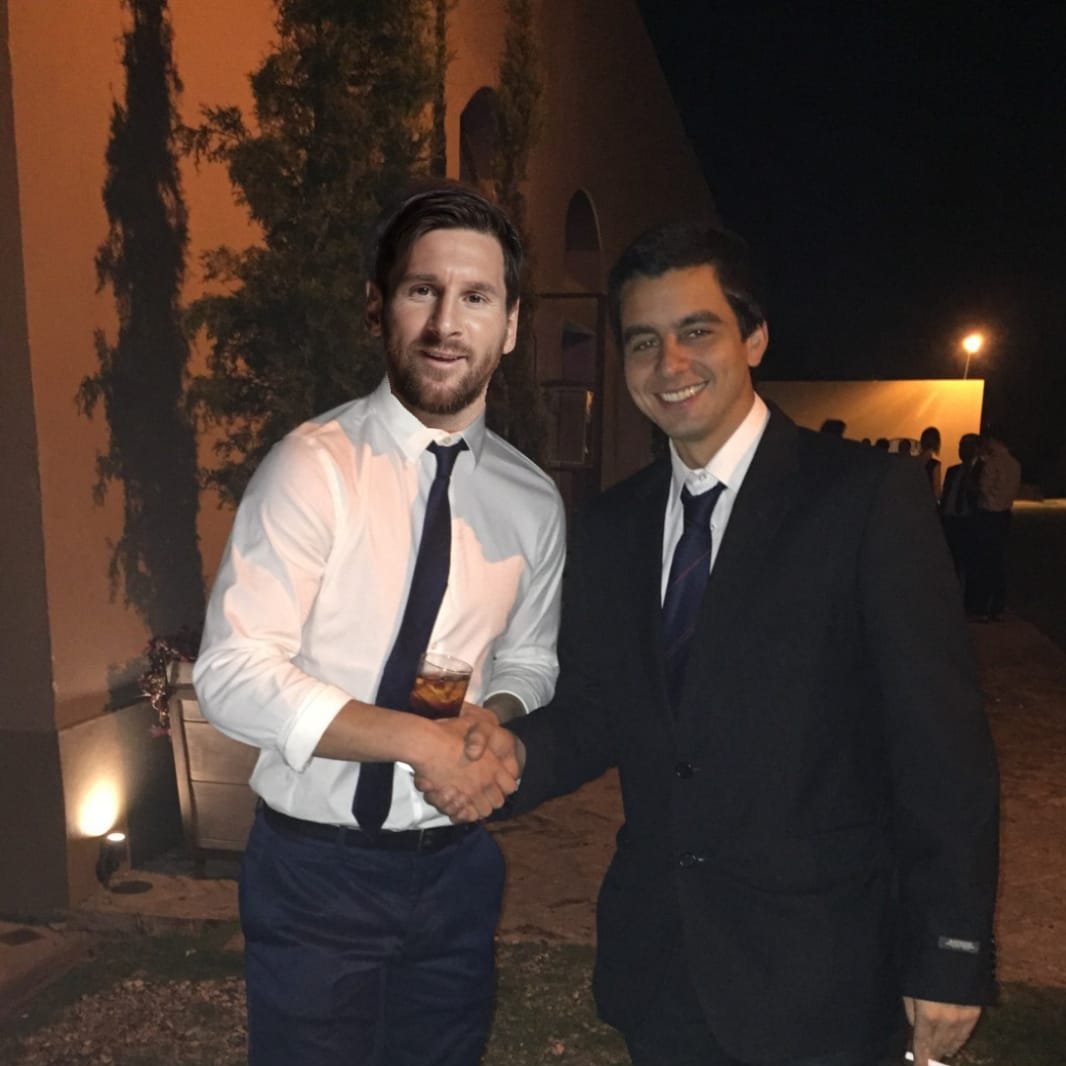 Ut Serviam tweet media