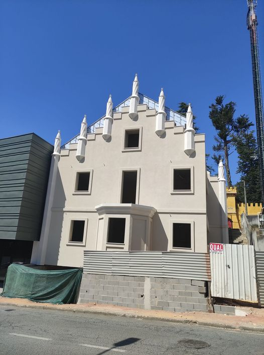 empratnyat's tweet photo. Lluís Tejedor ultima els detalls del seu palauet de jubilat. https://t.co/MN96wk1ZHE