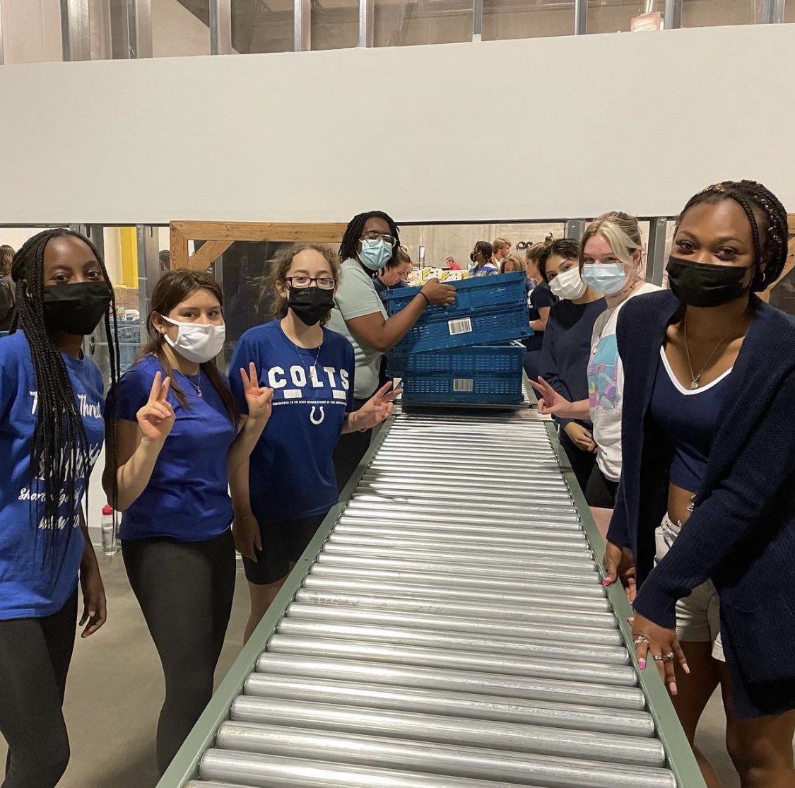 Shortridge's tweet image. Shortridge scholars spent part two of their service learning day @GleanersFBIndy helping fight food insecurity by sorting and unpack aging 8800 pounds of food  which is enough for 7400 meals! #SHSdayofservice #poweredbyproact @IPSSchools