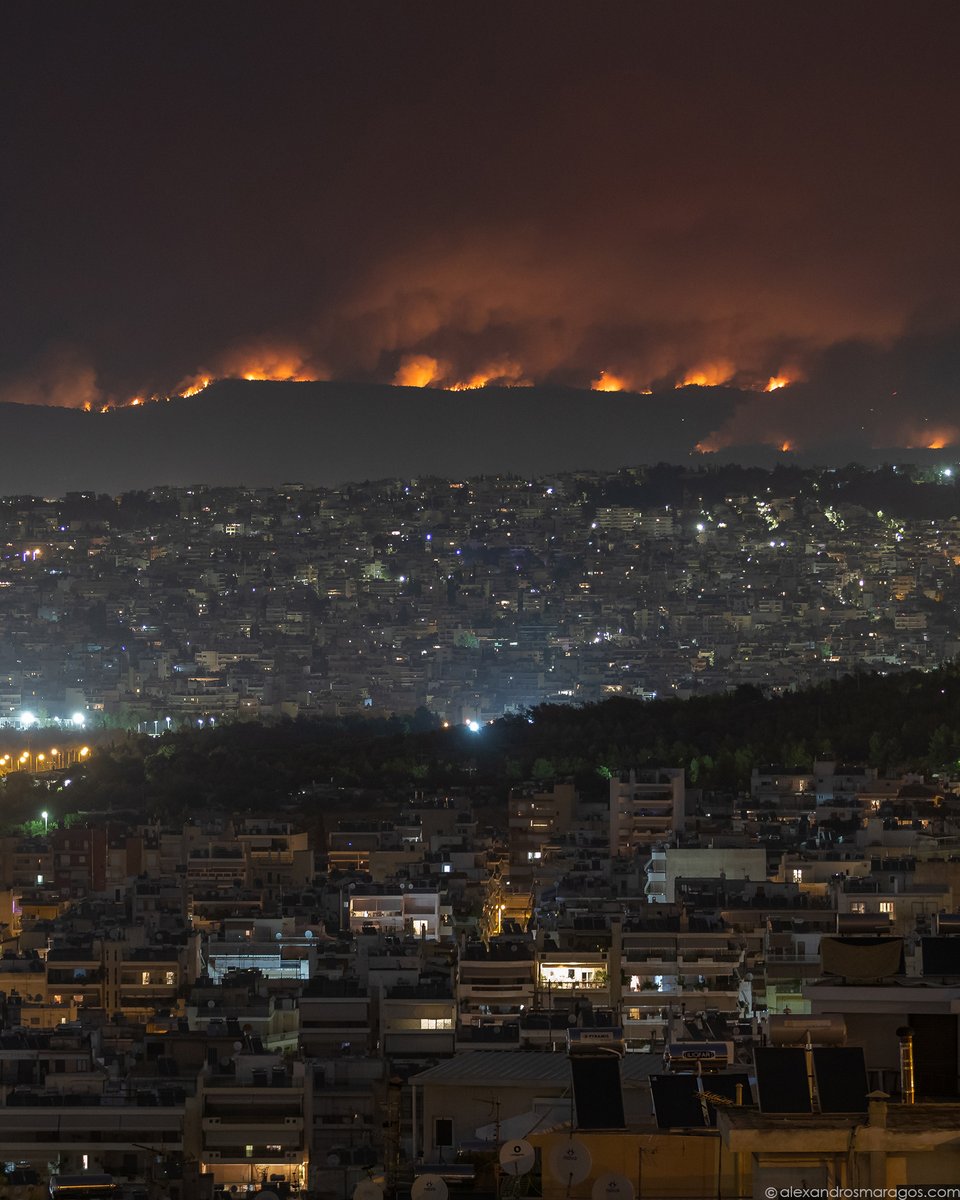 AlexMaragos's tweet image. Difficult night ahead. #Athens #Greece #Πυρκαγια #φωτιες | instagram.com/p/CSNFIRhKdMy/