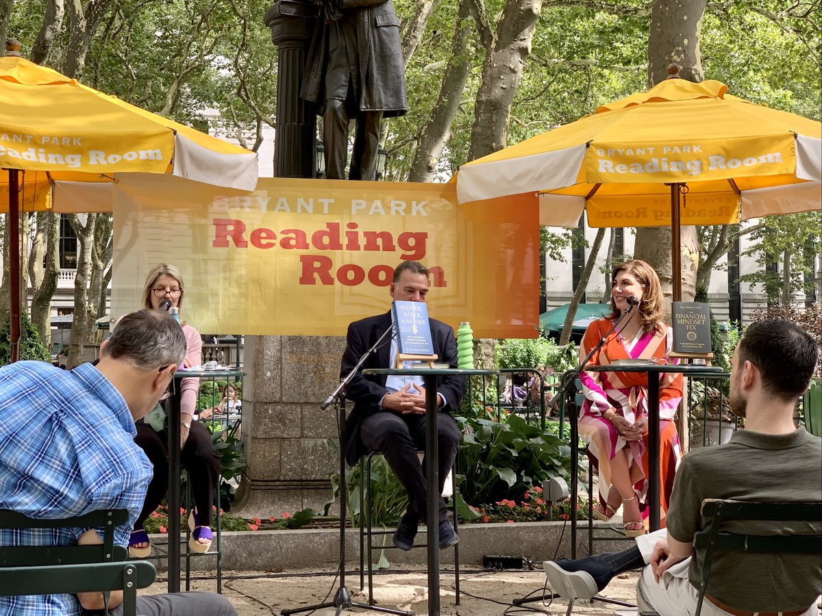 shannonleightk's tweet photo. Love this picture of @Joyce_Marter sharing her amazing new book #TheFinancialMindsetFix at the @bryantparknyc Reading Room! Order a copy if you haven't. https://t.co/MHPgLtfed8