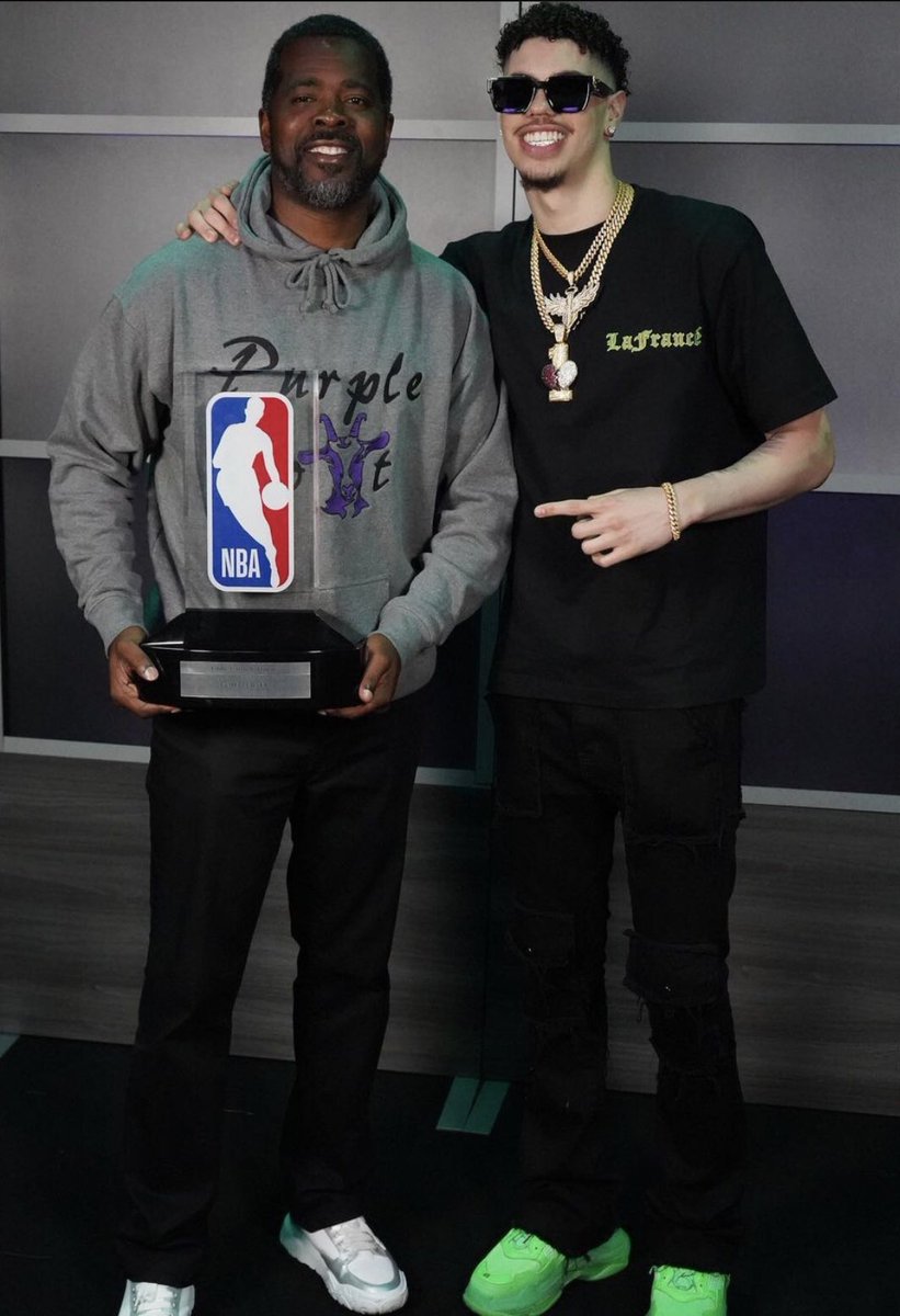 So this happened today👏🏼🤝🙌🏻
<a href="/MELOD1P/">Melo</a> <a href="/CarolinaCourts/">Carolina Courts</a> <a href="/LADYATTACKELITE/">Lady Attack Elite Basketball</a> <a href="/CCEliteBBall/">Carolina Courts Elite</a>