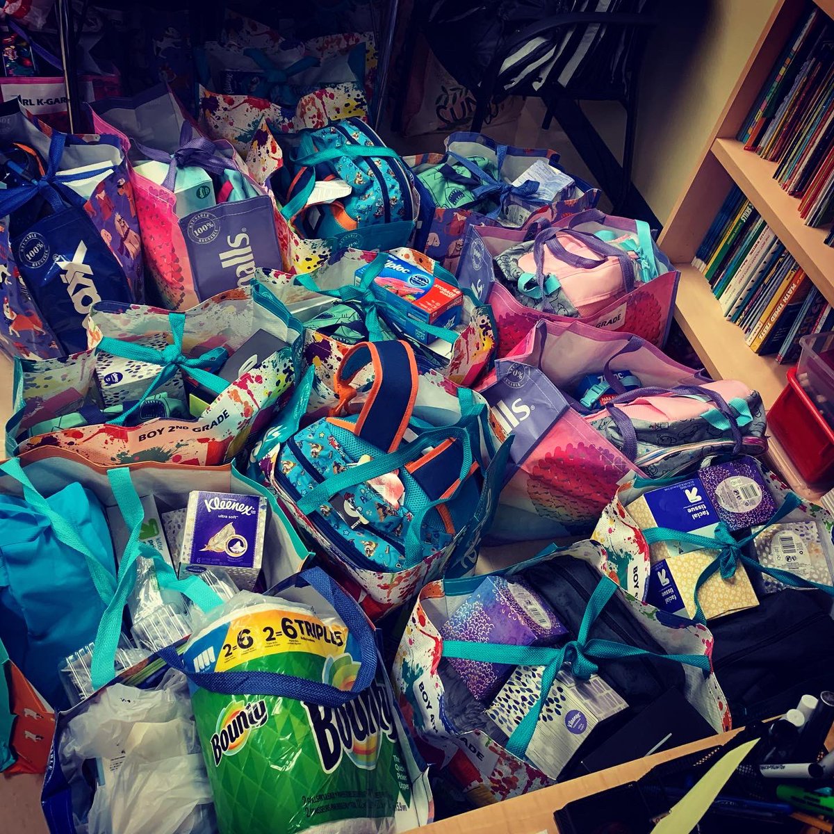 TheNobilo's tweet image. Dropped off the school supplies at Sally Ride Elementary for the children that couldn&apos;t purchase them themselves. Thanks to Donna Sherry for organising donations from a fabulous group of ladies who donated funds as well as their time to help shop for all the goodies. Thank you❤